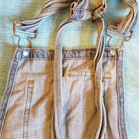 Lei Distressed Overall Jean Shorts JUNIORS Medium - Picture 8 of 12